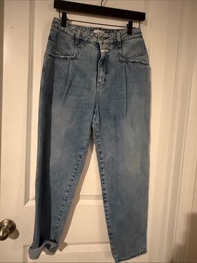 Closed Light Blue Boyfriend Jeans